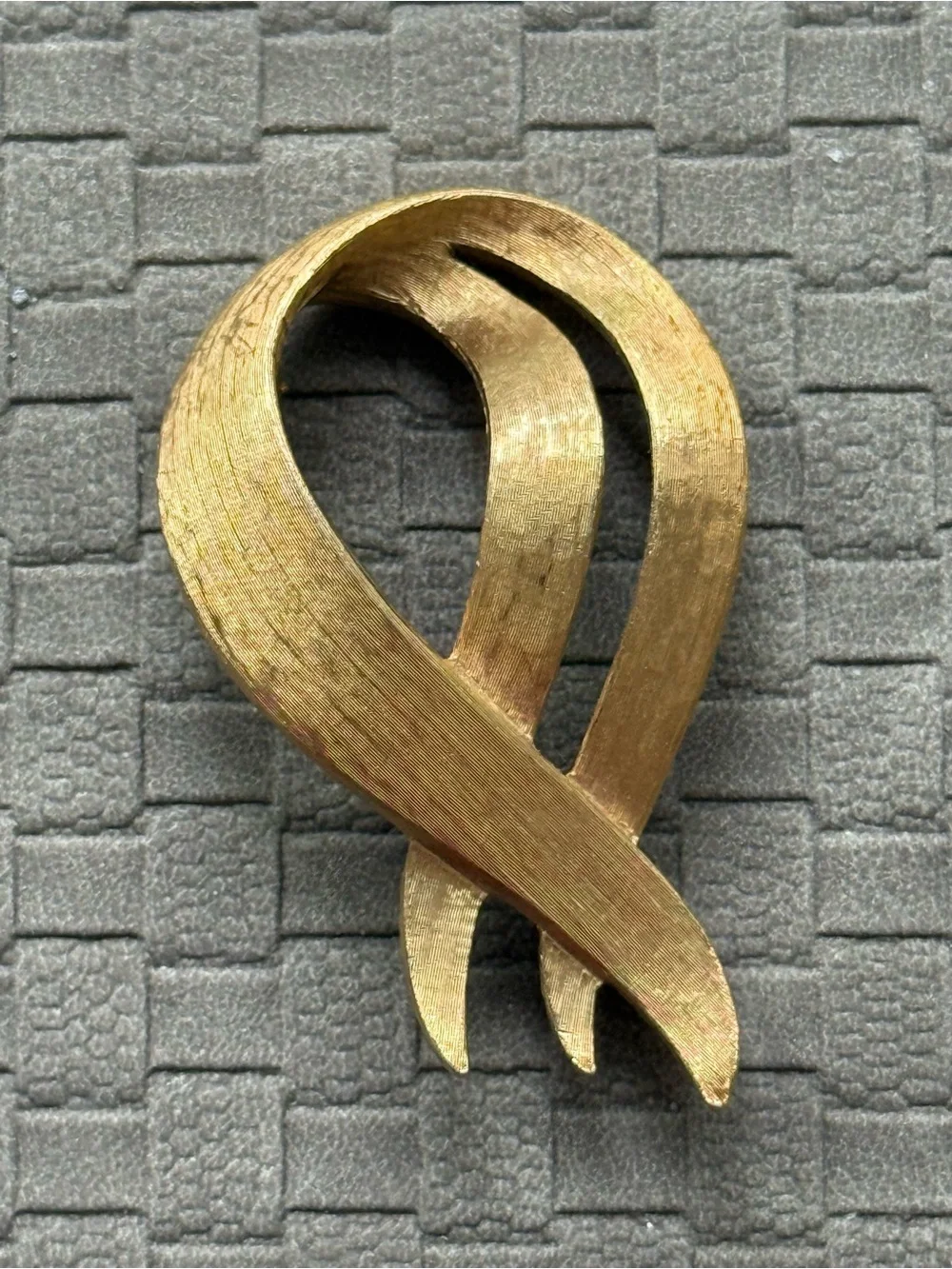 Monet Vintage Gold Ribbon Loop Brooch